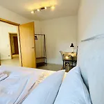 Zentrales Apartment, Penzberg, 2 Schlafzimmer, Balkon, Parkplatz *