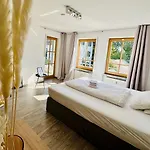 Zentrales Apartment, Penzberg, 2 Schlafzimmer, Balkon, Parkplatz * Penzberg