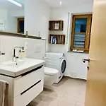 Zentrales Apartment, Penzberg, 2 Schlafzimmer, Balkon, Parkplatz * Penzberg