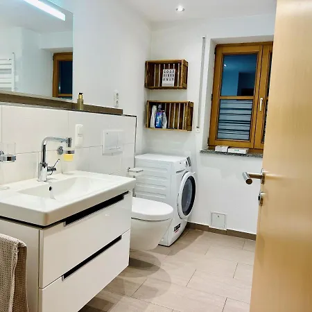 Alpenbasis Penzberg, 2-schlafzimmer, Work & Travel, Netflix, Parkplatz * 潘茨堡