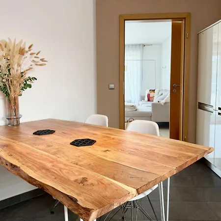 Apartment Alpenbasis Penzberg, 2-schlafzimmer, Work & Travel, Netflix, Parkplatz