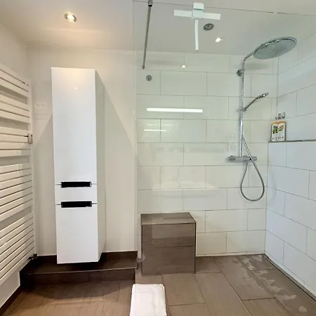 Alpenbasis Penzberg, 2-schlafzimmer, Work & Travel, Netflix, Parkplatz * Penzberg