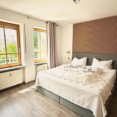 Alpenbasis Penzberg, 2-schlafzimmer, Work & Travel, Netflix, Parkplatz Apartment